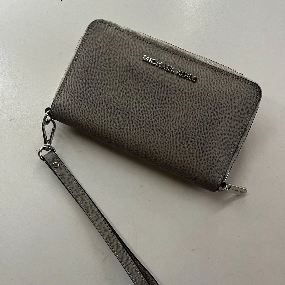 Michael Kors Gray Wrist Wallet with Strap - Picture 1 of 5